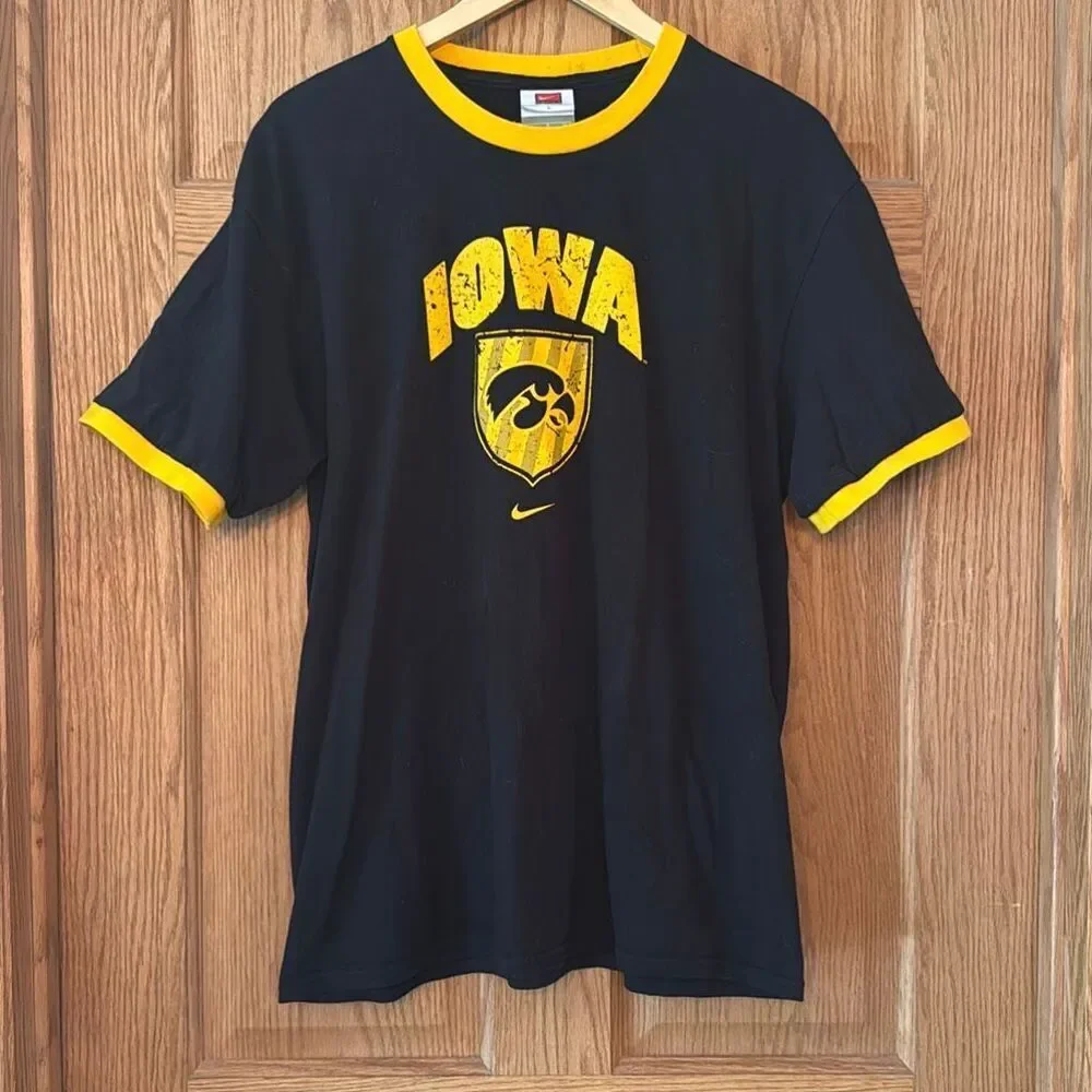 NIKE Y2K Team Iowa Hawkeyes 2000s Ringer T-Shirt Black & Gold